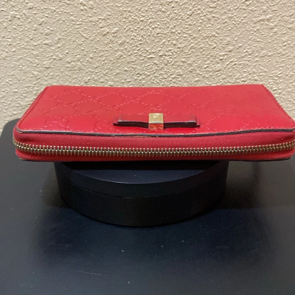 Beautiful red Gucci Guccissima bow zip wallet. β€οΈ - Picture 5 of 12